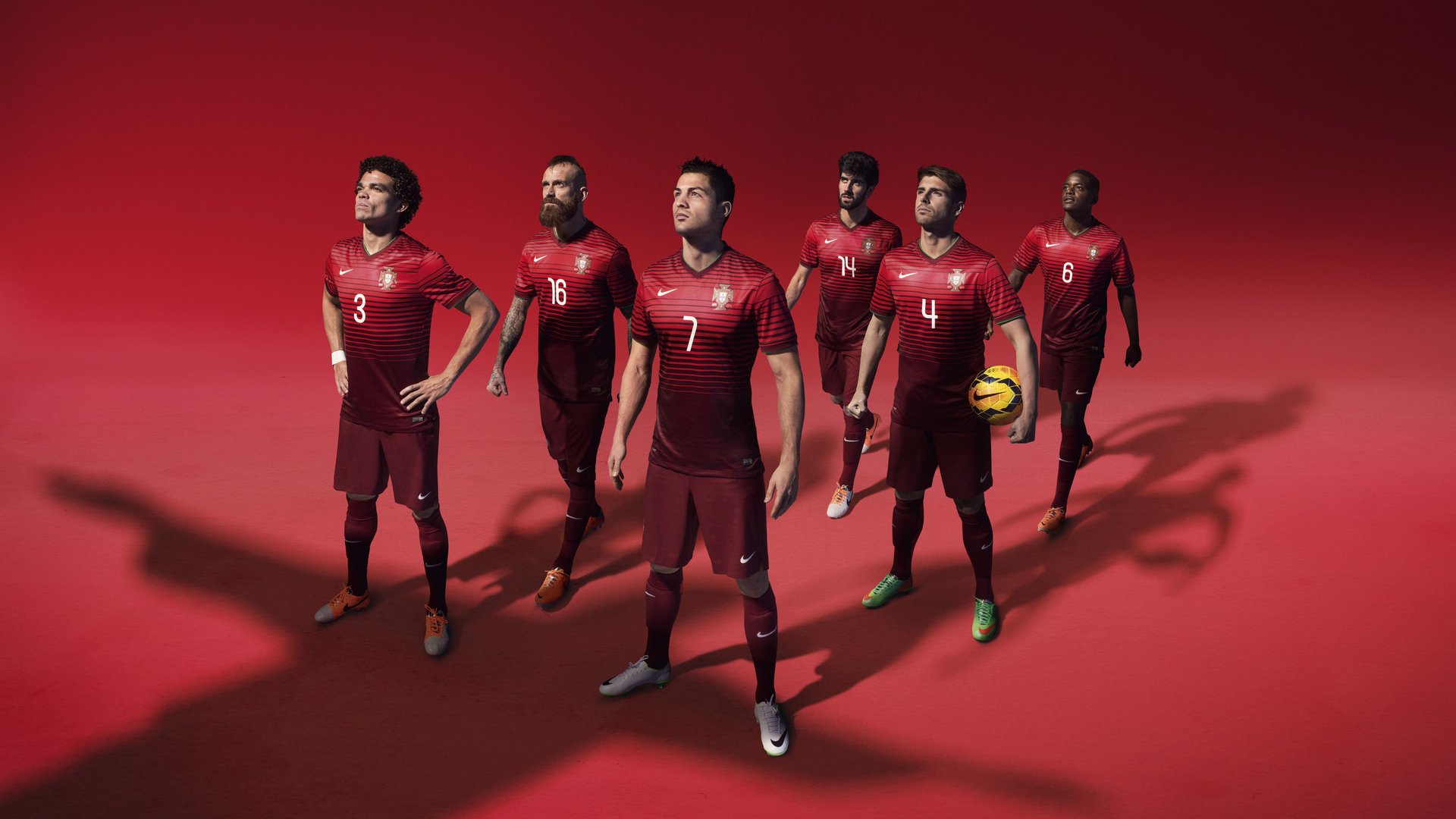 詹姆斯连续五场比赛得分超过大比分获胜，FPX不断突破！全场沸腾不已